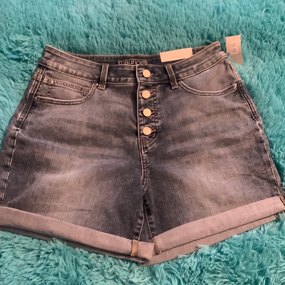 NWT Maurices button fly high rise shorts